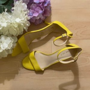 Nine West Yellow lime size 9 kitten heels